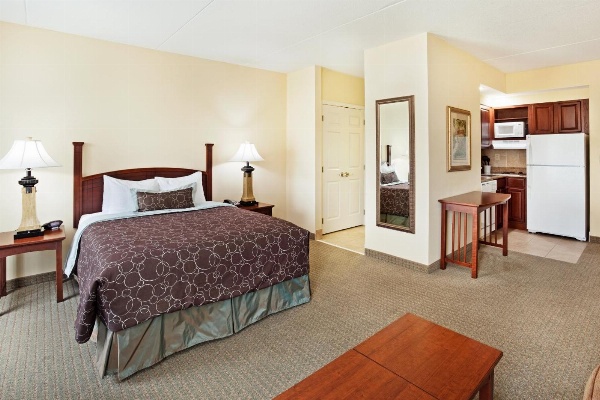 Staybridge Suites-Knoxville Oak Ridge image 1
