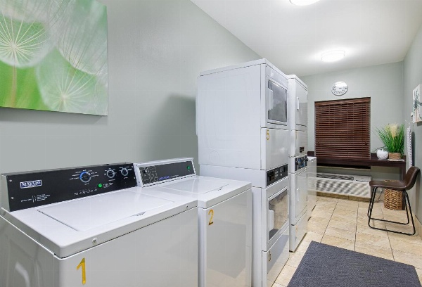 Staybridge Suites-Knoxville Oak Ridge image 2